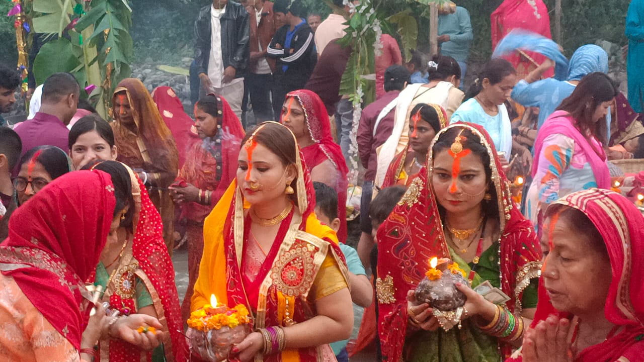 मिथिला अञ्चलसहित विभिन्न ठाउँमा छठपर्वको सम्पन्नता