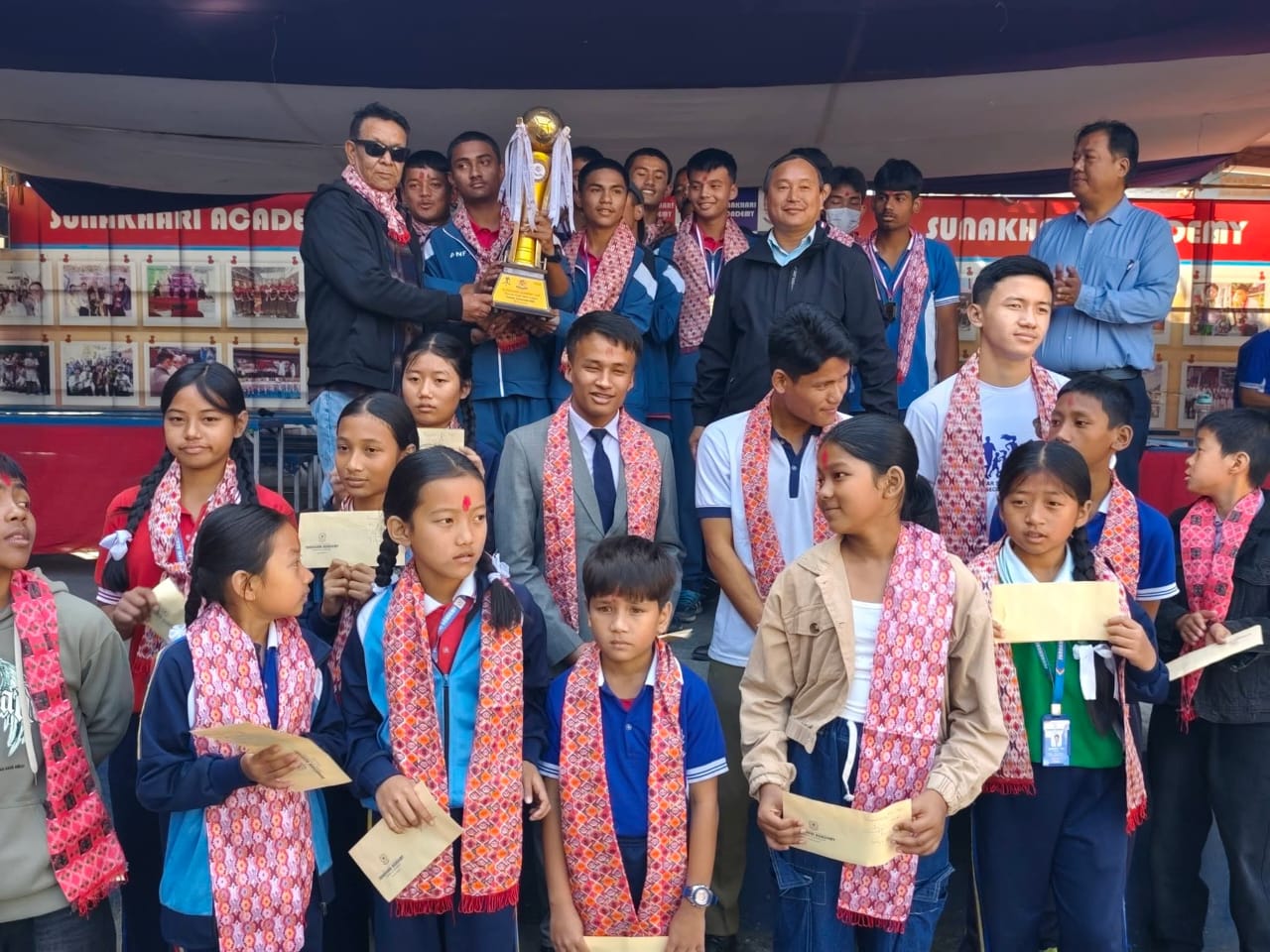 सुनाखरी रेड टिमलाई विद्यालयमै विशेष सम्मान, स्कुलेनै मनायो उत्सव