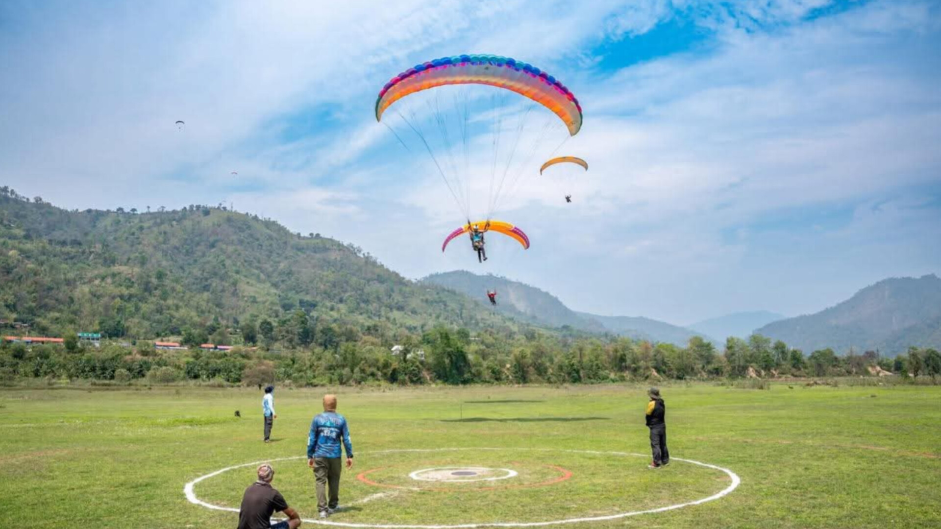 धरानमा प्याराग्लाइडिङ प्रिमियर लिग ओपन एक्युरेसी सिरिजको उद्घाटन