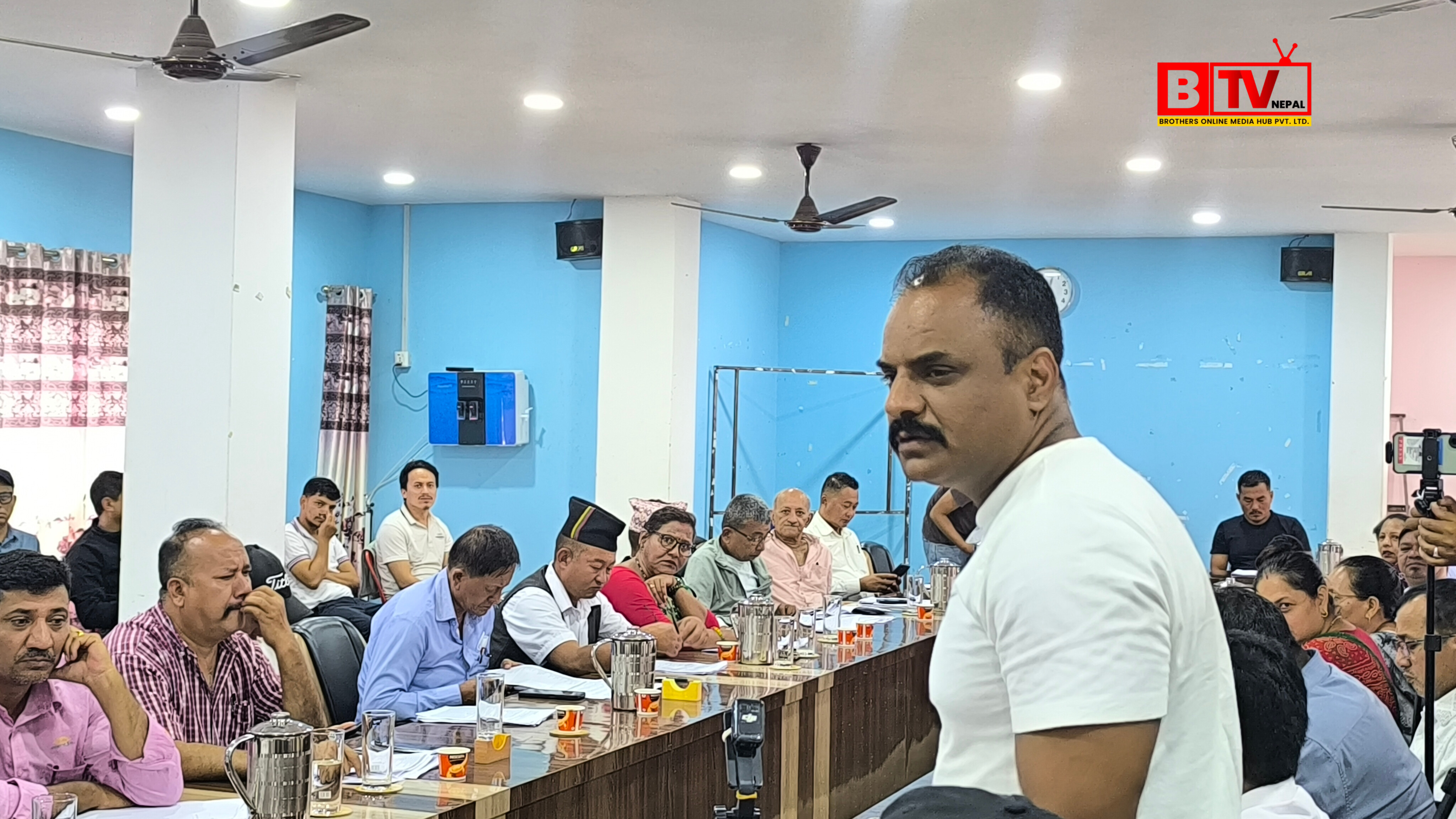 धरान कार्यपालिका बैठकमा प्रश्न : असार १० गते बजेट आएन कसको स्वार्थ थियो ?