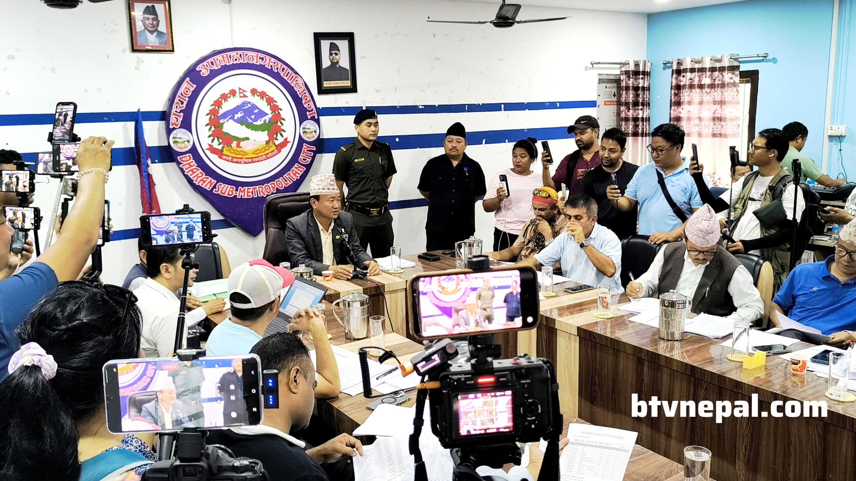 धरान कार्यपालिका : एजेण्डामा प्रवेश गर्नुअघि नै कार्यवहाक मेयरसहित वडाध्यक्षको आत्मालोचना