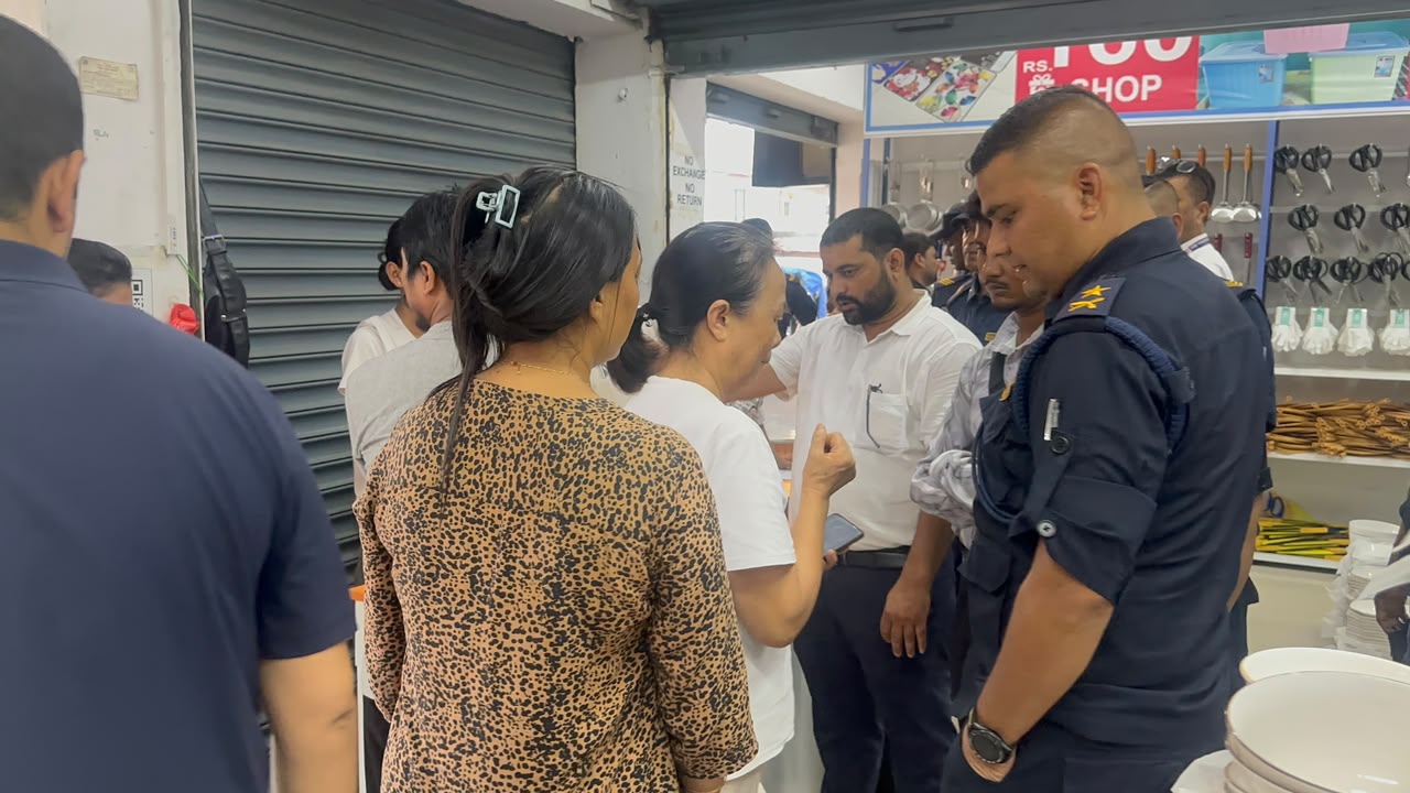 नेपालीको नाममा फर्म दर्ता गरेर व्यापार गर्ने चिनियाँ पुनः पक्राउ, अध्यागमन पठाइयो