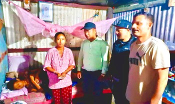 रोशनको उपचार सिद्धिकी दाजुभाइको साथ