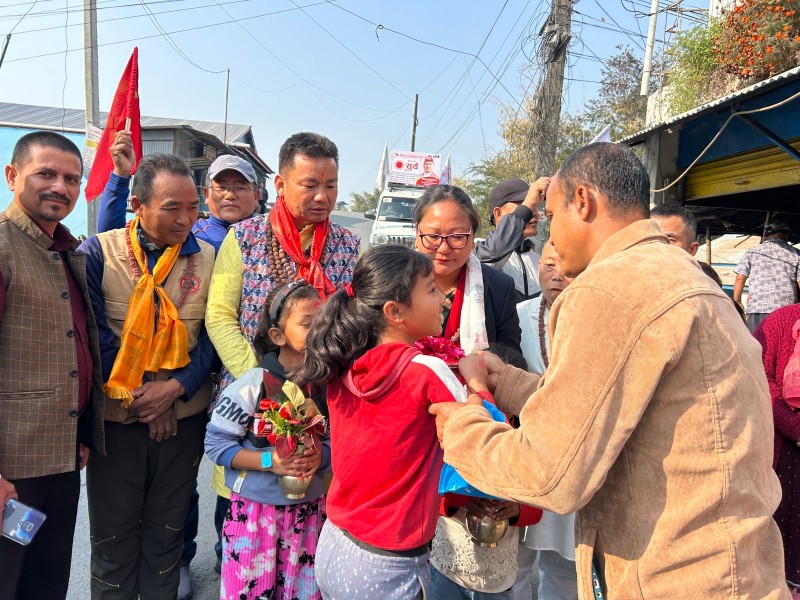 पाँचकन्याबाट टीका ग्रहण गर्दै घरदैलोको शुभारम्भ