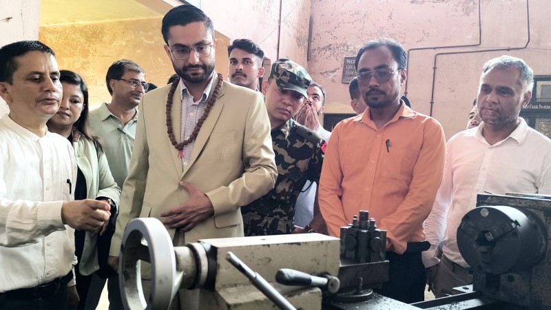 जीर्ण पूर्वाधार र जनशक्ति अभावमा पूर्वान्चल इन्जिनियरिङ क्याम्पस: ८५ करोडको सुधार योजना मन्त्रीसमक्ष प्रस्ताव