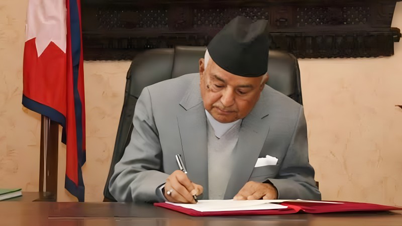 राष्ट्रपतिले जारी गरेको अध्यादेशमा के छ ? राजनीतिक नियुक्ति पाएका १,५९४ पदाधिकारी एकमुष्ट पदमुक्त हुँदै