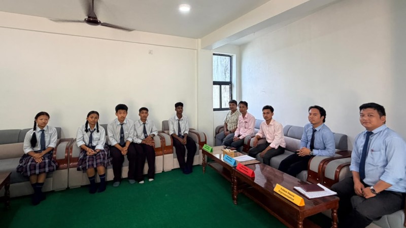 धरान-१४ स्थित आइडियल स्कुलले विद्यालय निर्वाचन गर्ने