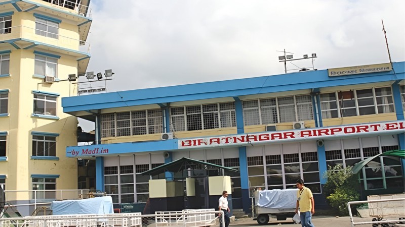 विराटनगर विमानस्थलबाट २६ लाख ९८ हजार रुपैयाँसहित दुई जना पक्राउ