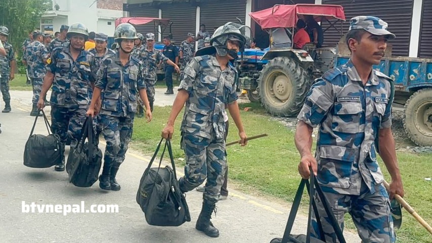 ठूलो तयारीबीच सशस्त्रको छापा, भेटियो डेढ-दुई लाखको लत्ता