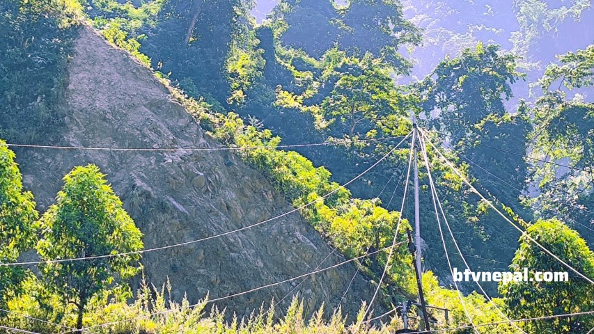 सिँदुरपुच्छरका वासिन्दालाई बाटोको सास्ती : बजार टाढा, वराहक्षेत्र झर्न बाधा