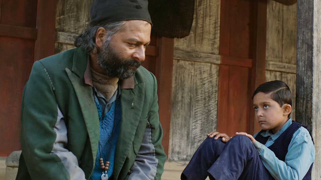 विद्यालय जाने उमेरका बालबालिकाका अभिभावकले हेर्नै पर्ने चलचित्र 'रोल नं.१' 